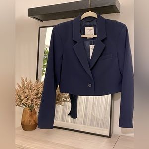 NWT: Abercrombie & Fitch Cropped Relazed Fit Blazer. Size Small, Navy.